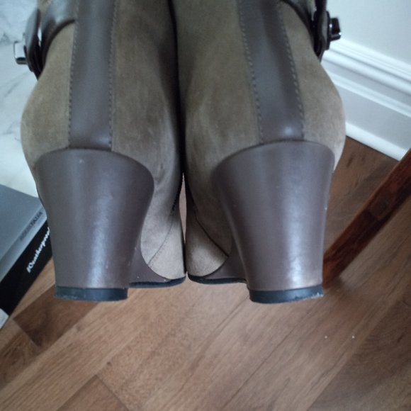 Aquatalia Brown Taupe Suede Wedge Boots Made in ITALY - Picture 8 of 14